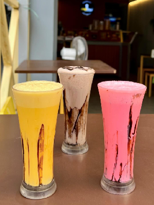 Shakes
Pohewala